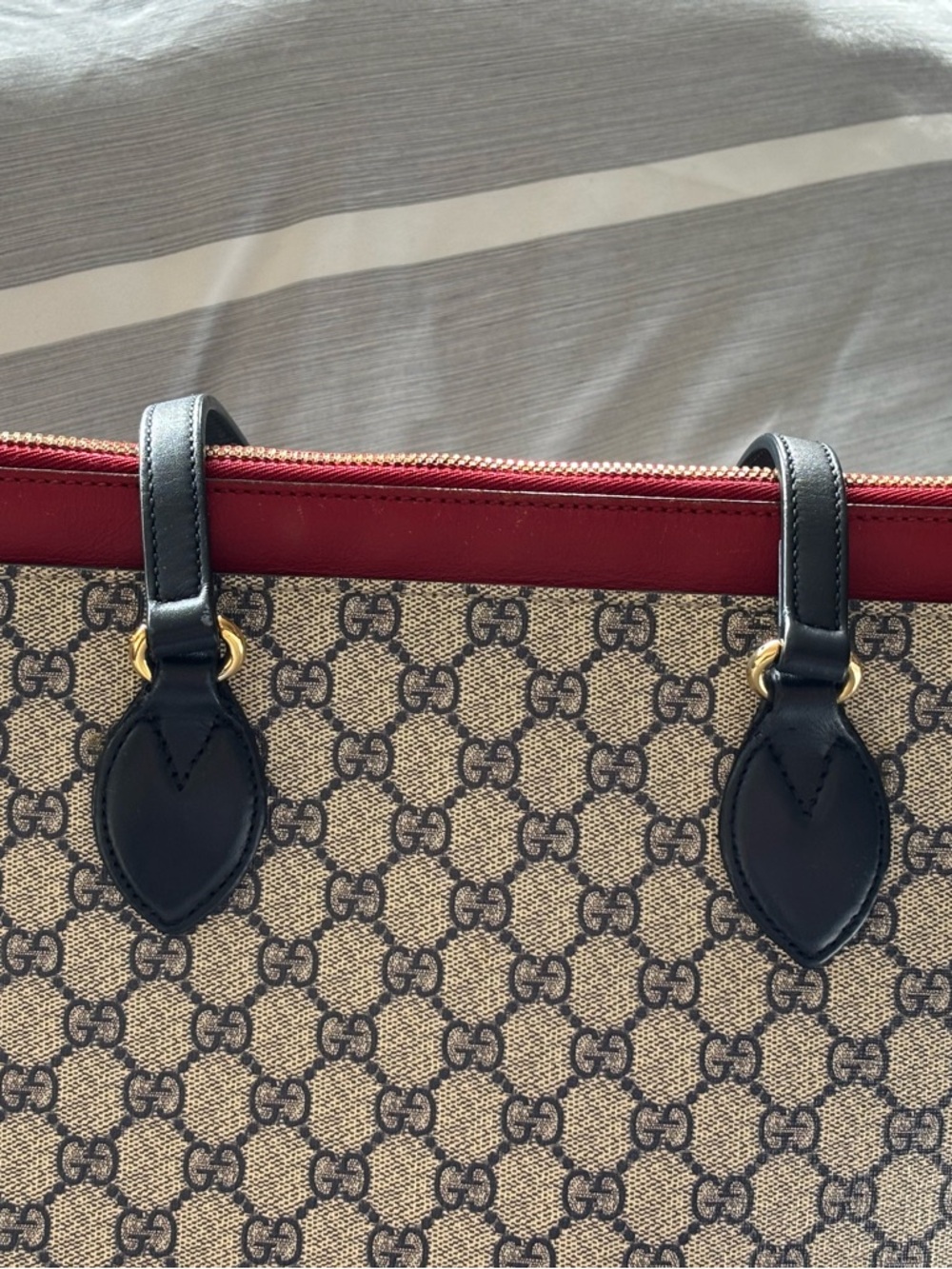 Authentic Gucci Supreme Navy and Red Shoulder Tote Bag - Picture 2 of 14